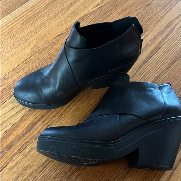Eileen Fisher black leather Cosmos booties size 10 - Picture 2 of 4